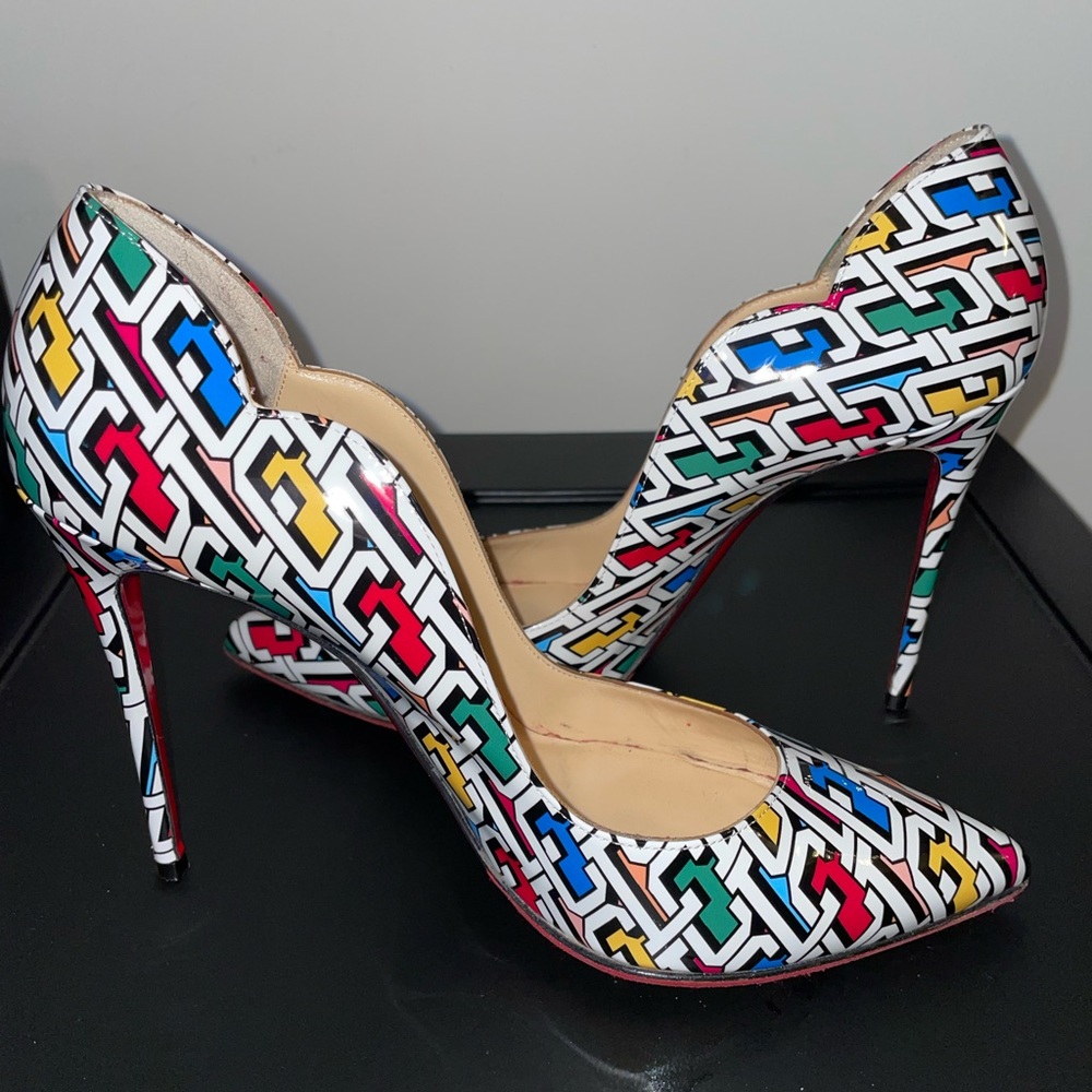 Authentic Christian Louboutin Hot Chick CL Patent Leather Stiletto Pumps